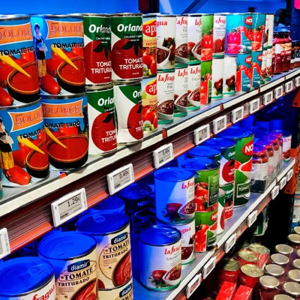 pasillo de supermercado con etiquetas electrónicas
